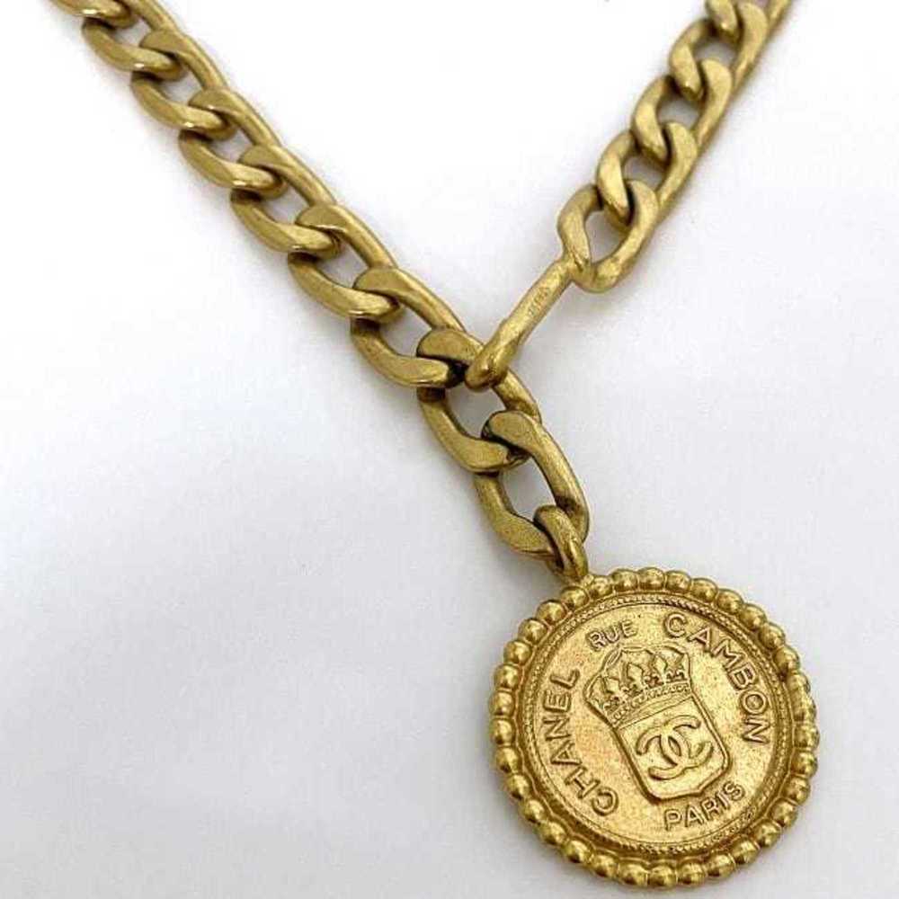 CHANEL Gold Chain Belt with Coco Mark Coin Buckle - Picture 4 of 11